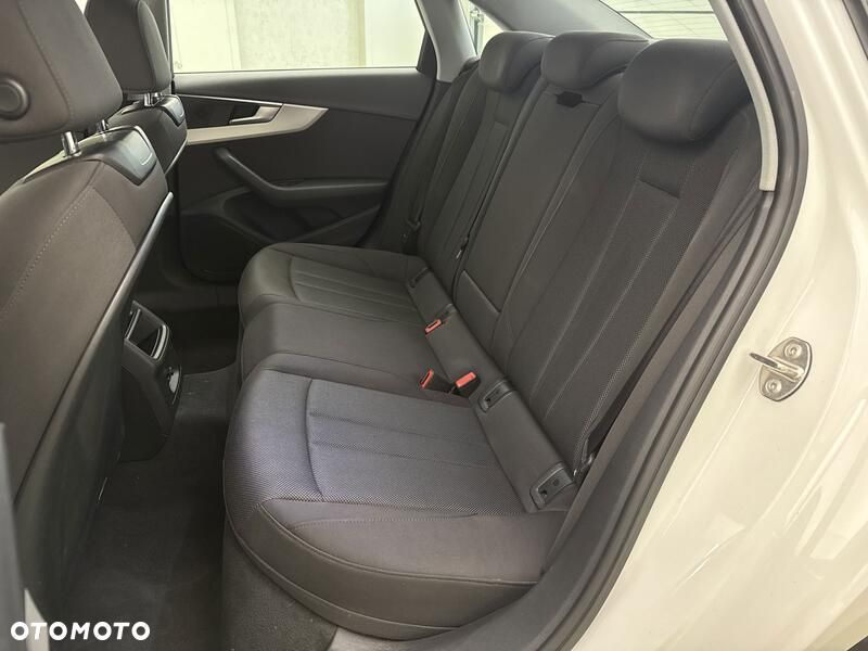 Audi A4 Limousine 35 TFSI mHEV S tronic - 20