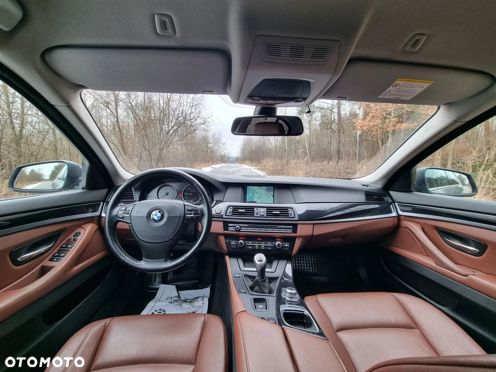 BMW Seria 5 520d - 24