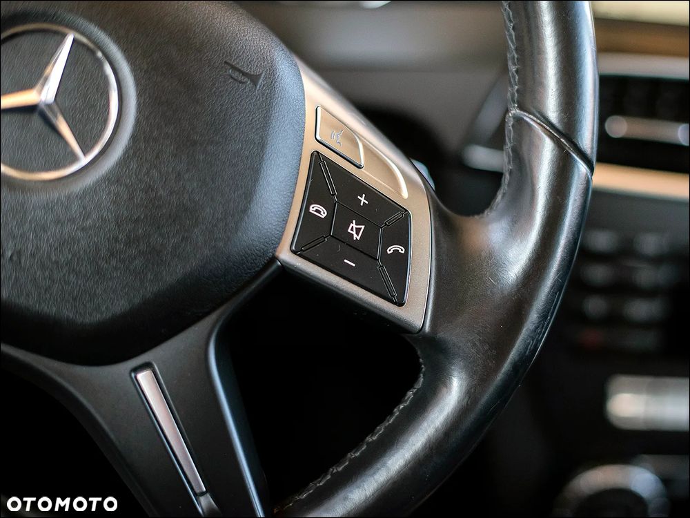 Mercedes-Benz Klasa C 180 (BlueEFFICIENCY) Elegance - 19