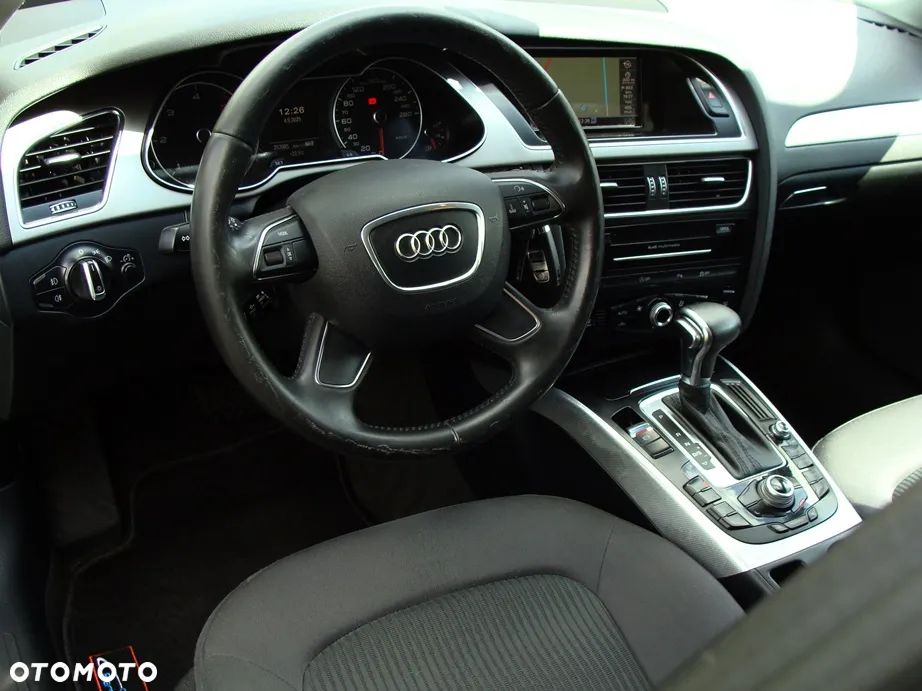 Audi A4 Avant 2.0 TDI DPF quattro S tronic Ambiente - 13