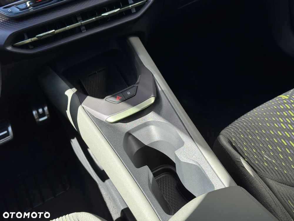 Cupra Raval 52kWh VZ - 23