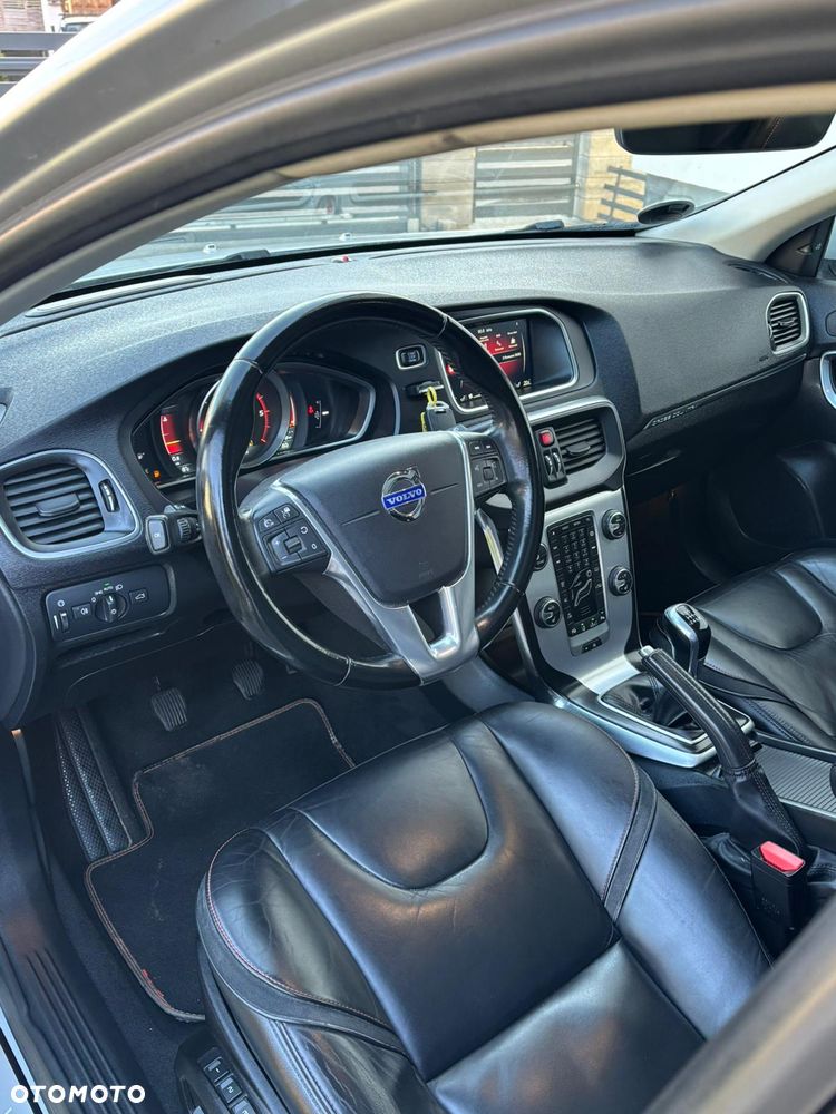 Volvo V40 D4 Drive-E Ocean Race - 12