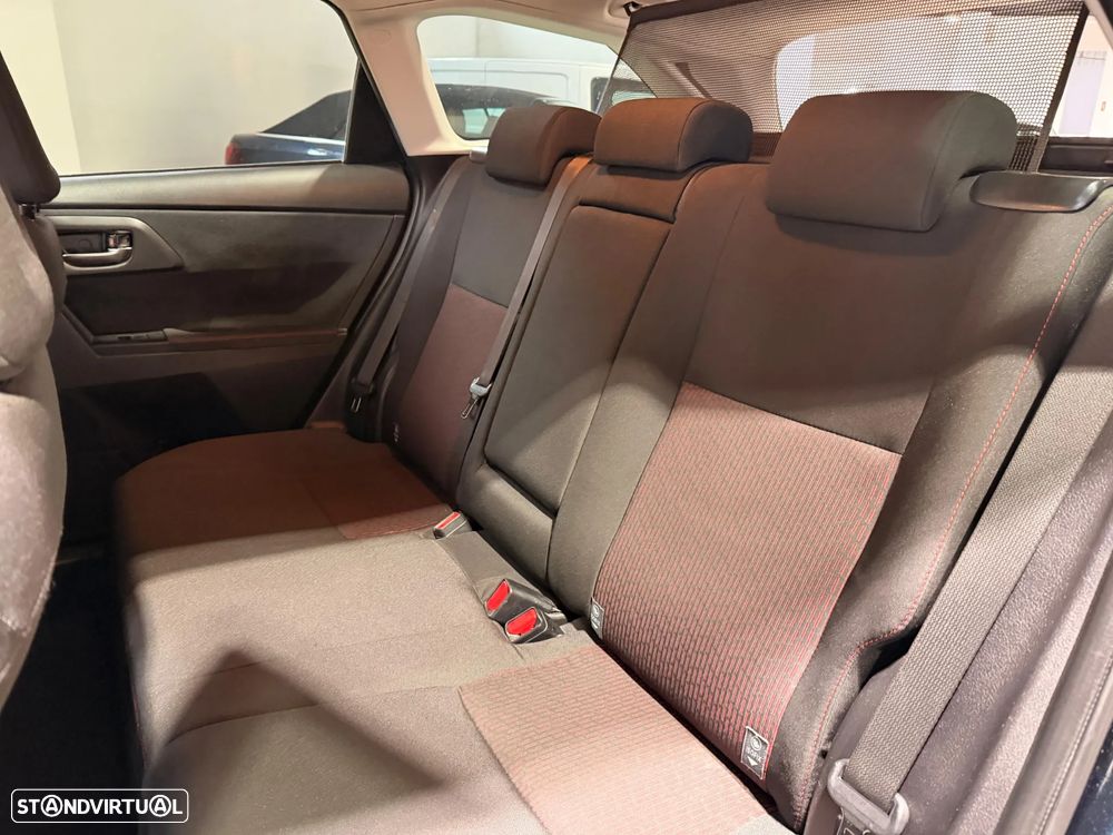 Toyota Auris Touring Sports 1.4 D-4D Com+P.Sport +Navi - 16