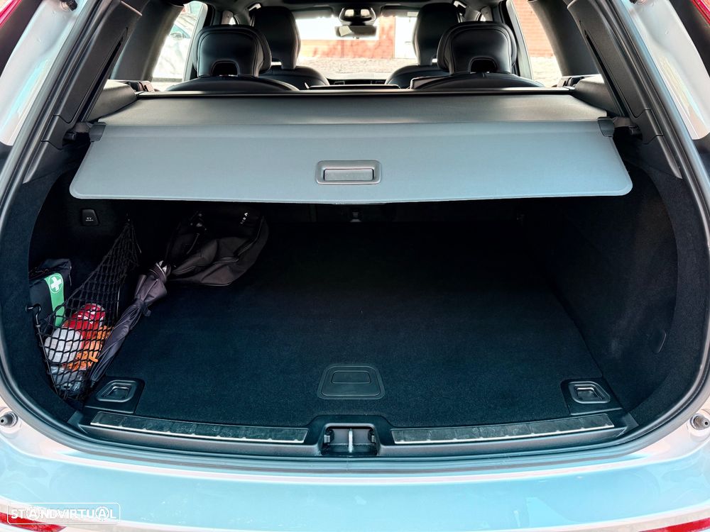 Volvo XC 60 T8 AWD Recharge Polestar Engineered - 28