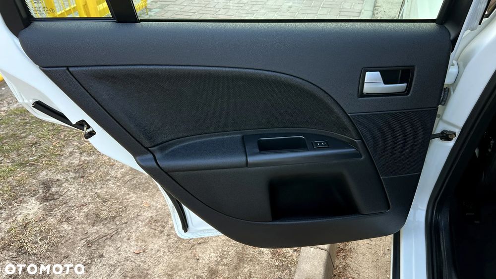 Ford Mondeo 2.5 V6 Ghia - 29