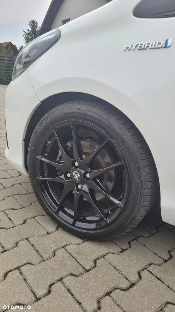 Toyota Yaris Hybrid 100 Business Edition - 9