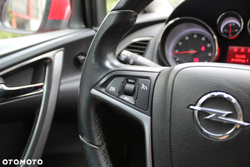 Opel Astra 1.6 Turbo Cosmo - 31