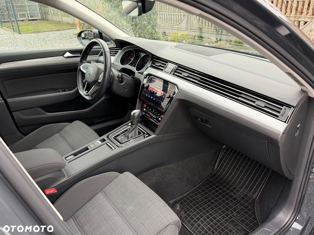 Volkswagen Passat 2.0 TDI EVO Business DSG - 23