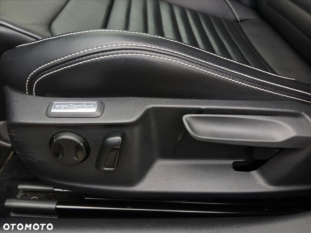 Volkswagen Passat - 17