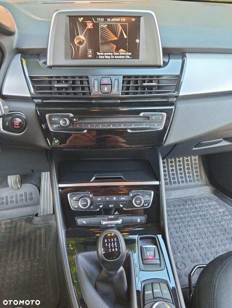 BMW Seria 2 218i - 4