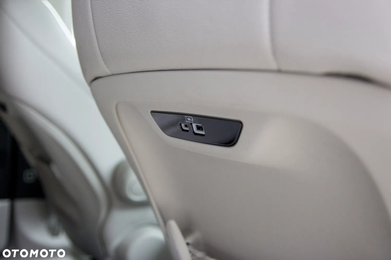 Chrysler Pacifica - 8