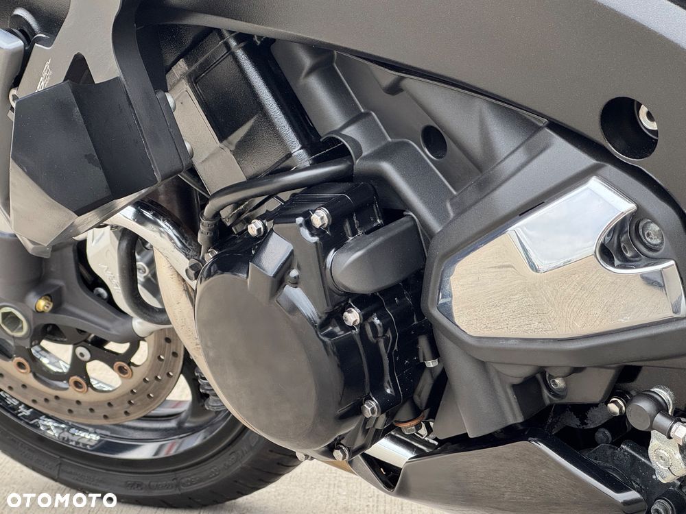Suzuki GSX - 35