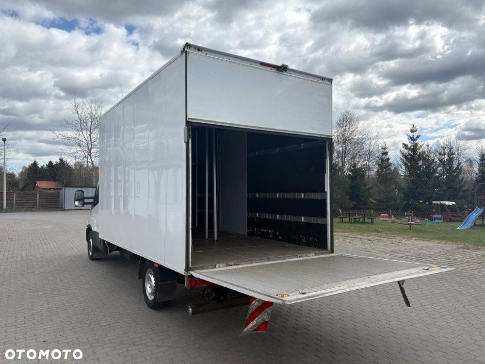 Iveco DAILY 35S KONTENER Z WINDĄ 8EP 2,5wysoki Super Stan - 11