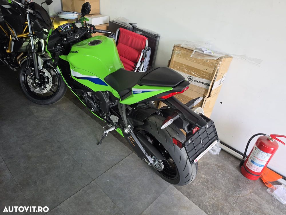 Kawasaki ZX-6R Ninja KRT Edition - 3