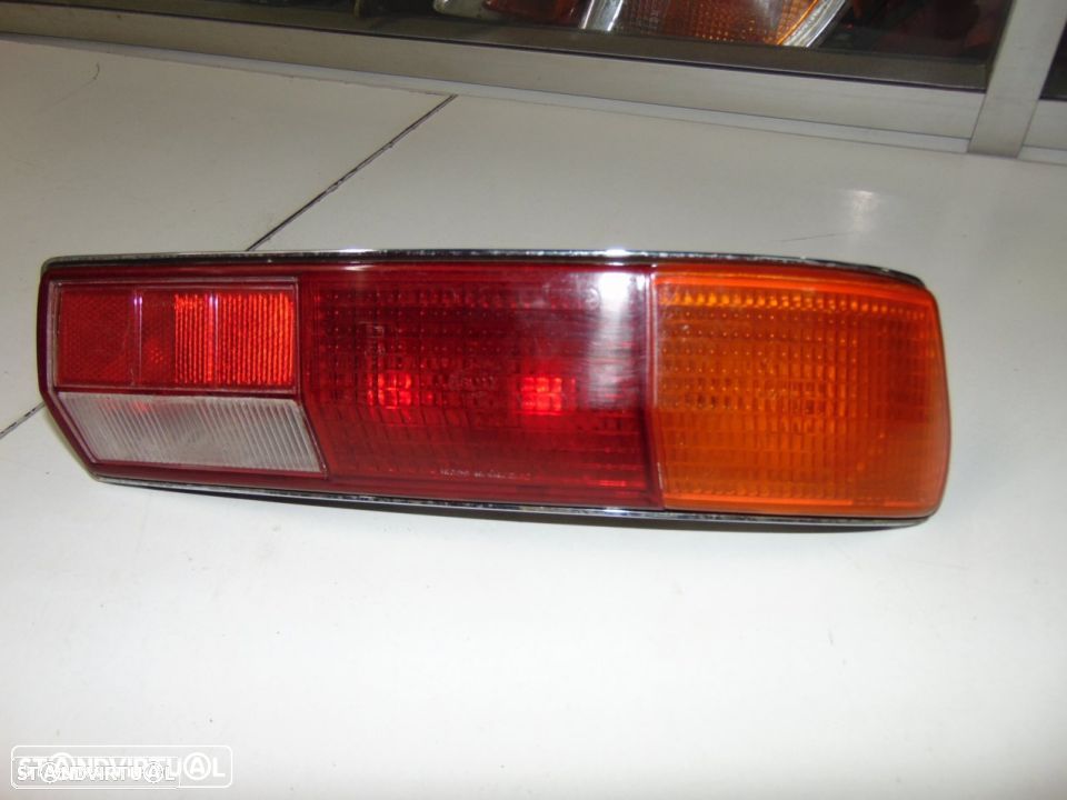 Audi NSU RO 80 - farolim de trás lado direito completo - 1