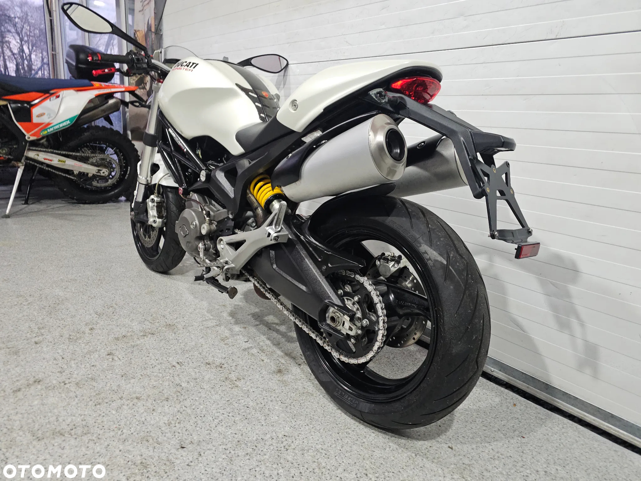 Ducati Monster - 11
