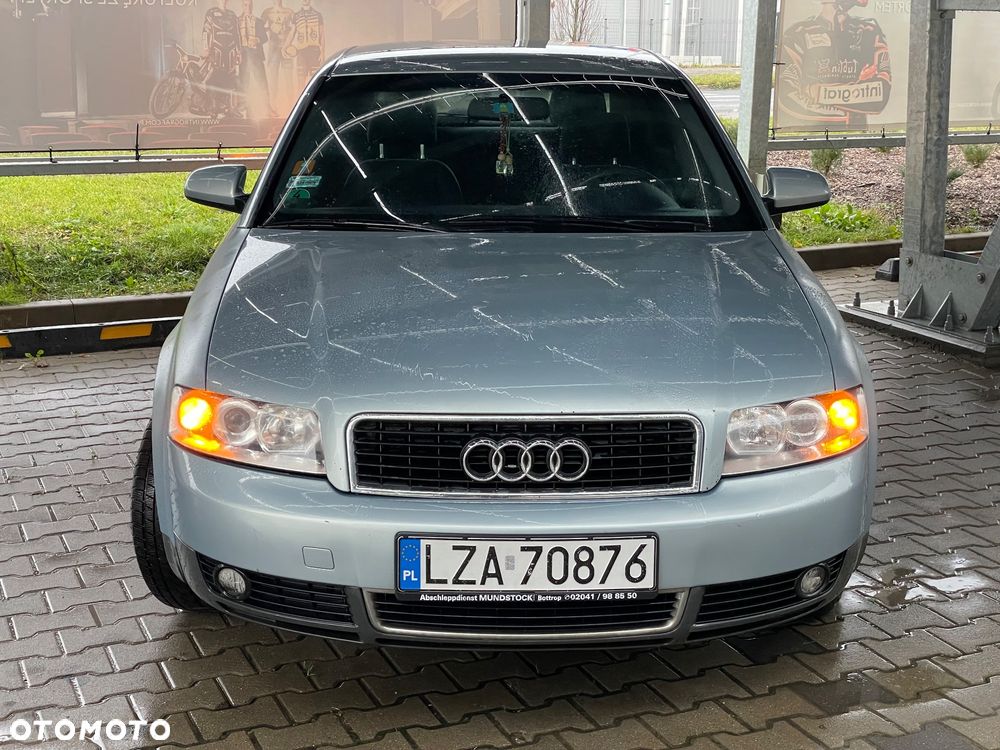 Audi A4 Limousine - 3
