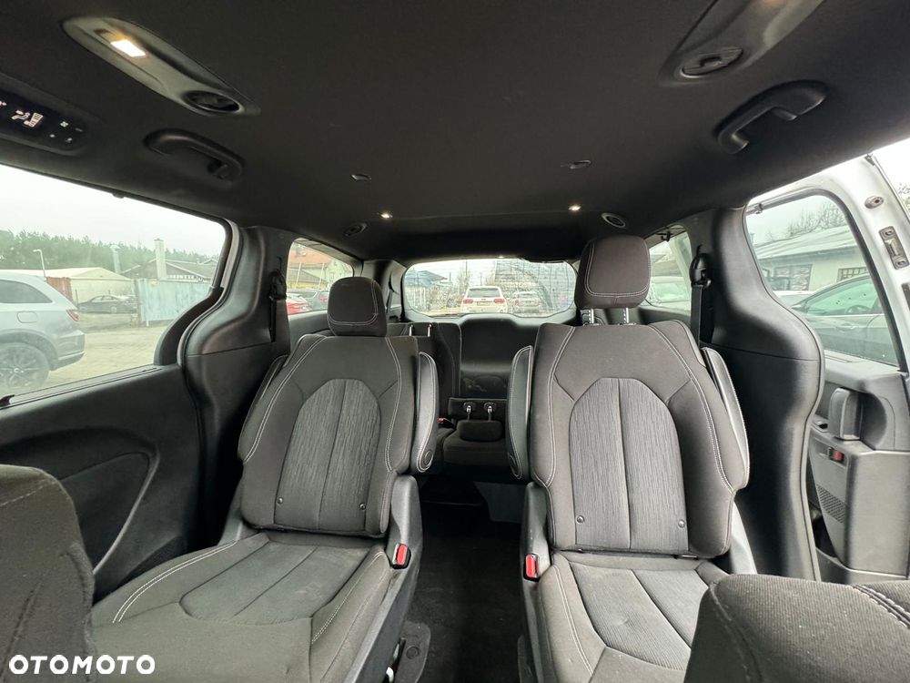 Chrysler Pacifica - 19