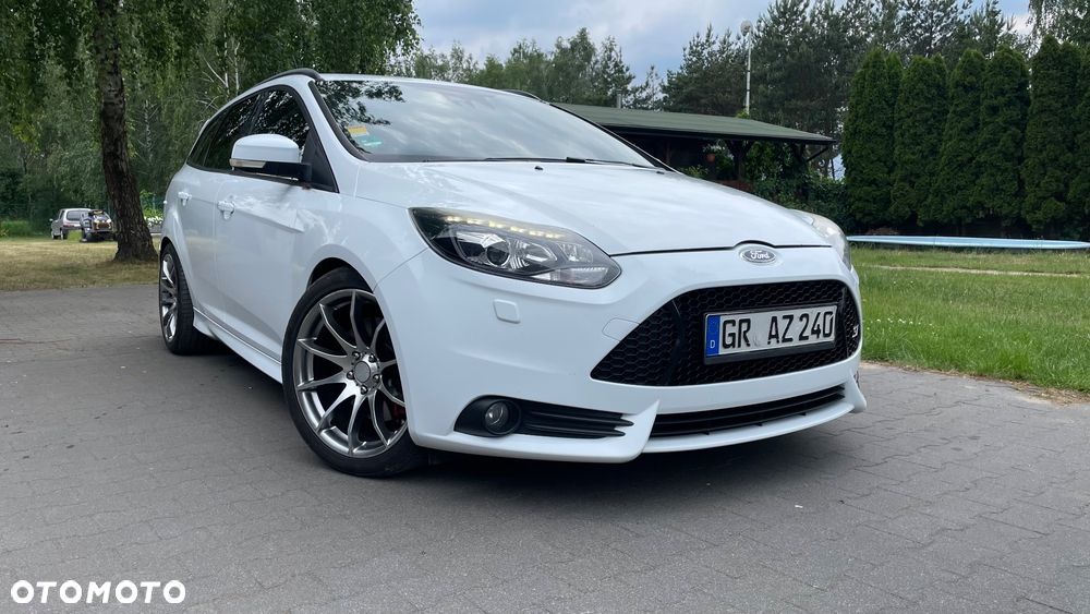 Ford Focus 2.0 EcoBoost ST mit Leder-Sport-Paket - 1
