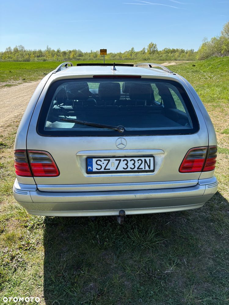 Mercedes-Benz Klasa E - 4