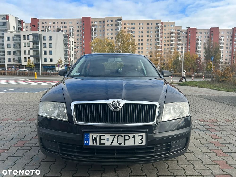 Skoda Octavia 1.6 FSI Ambiente - 2