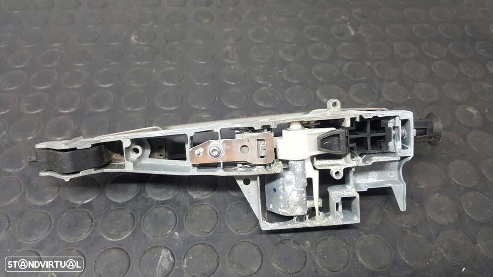 PUXADOR EXTERIOR TRASEIRO ESQUERDO PEUGEOT 3008 SPORT PACK - 3