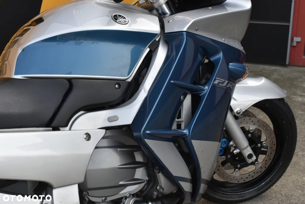 Yamaha FJR - 26