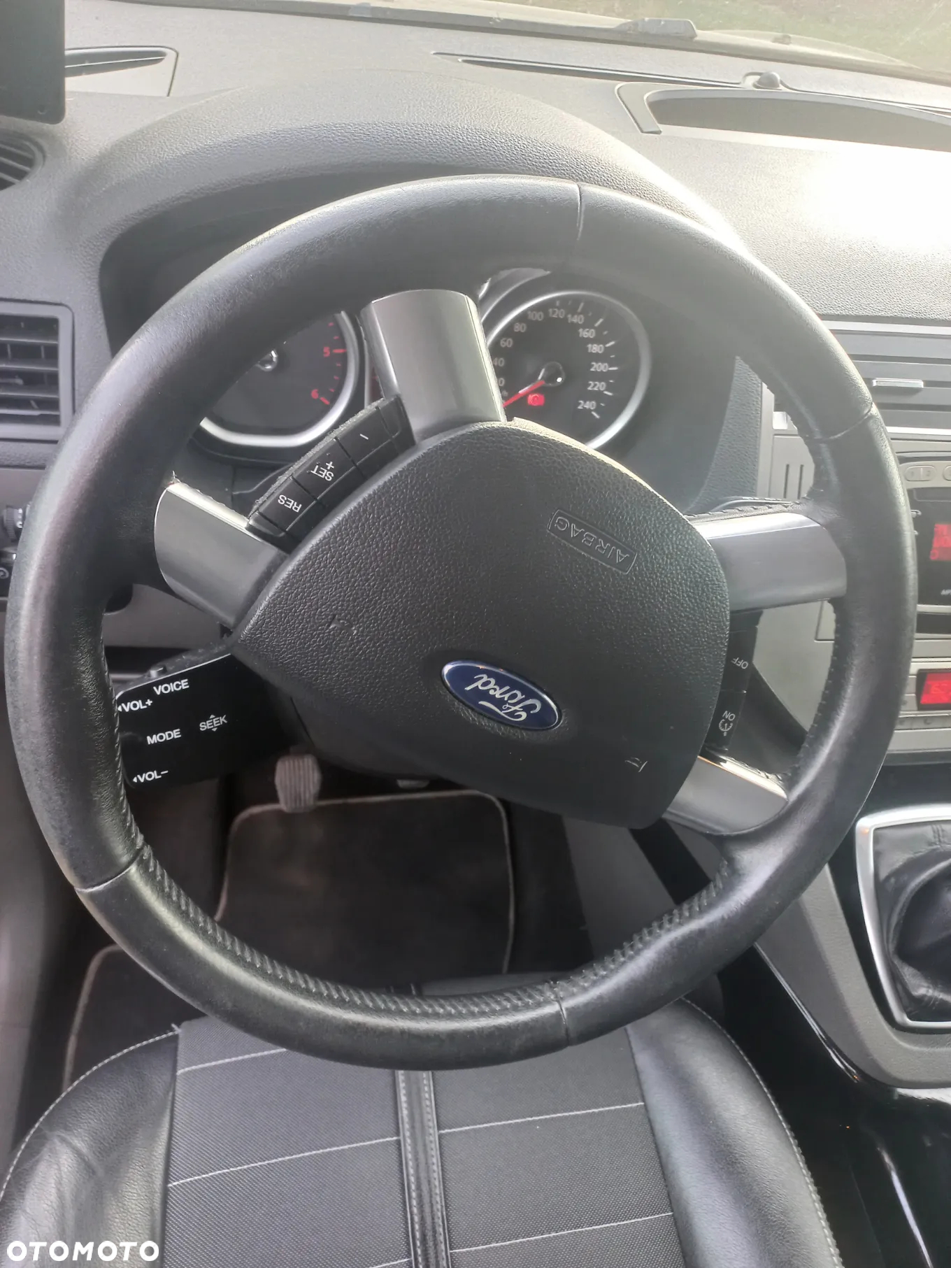 Ford Kuga 2.0 TDCi 4x4 Titanium - 4