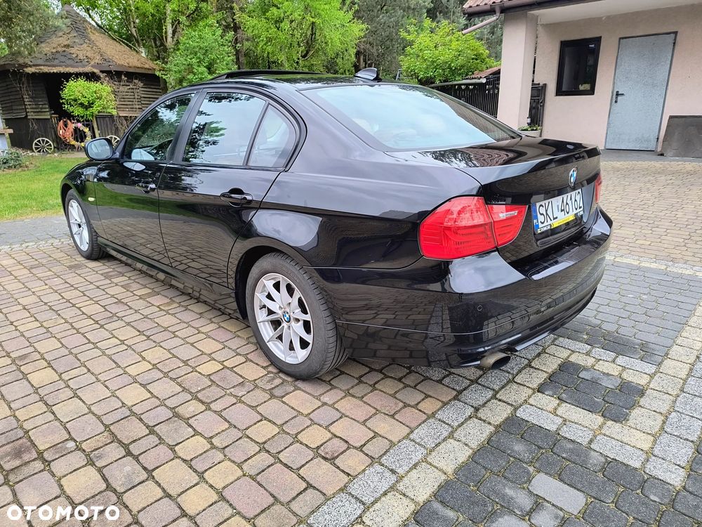 BMW Seria 3 318i Edition Exclusive - 4