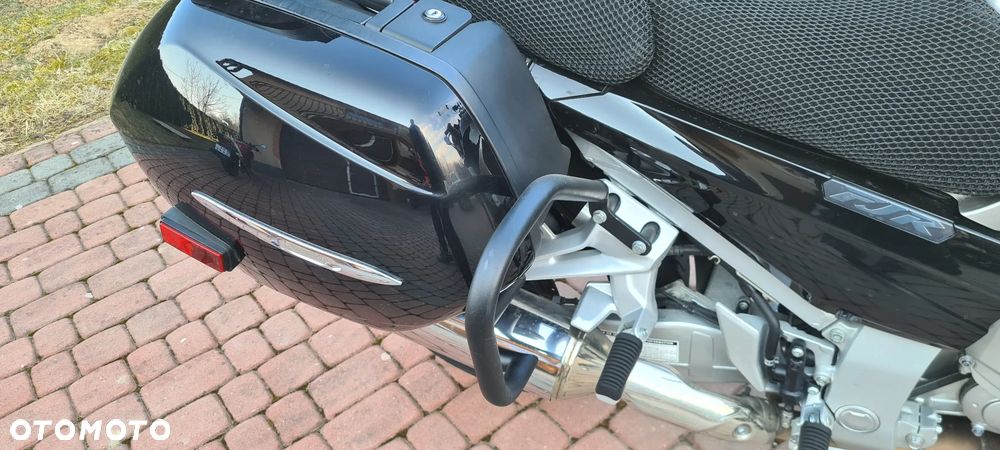 Yamaha FJR - 11