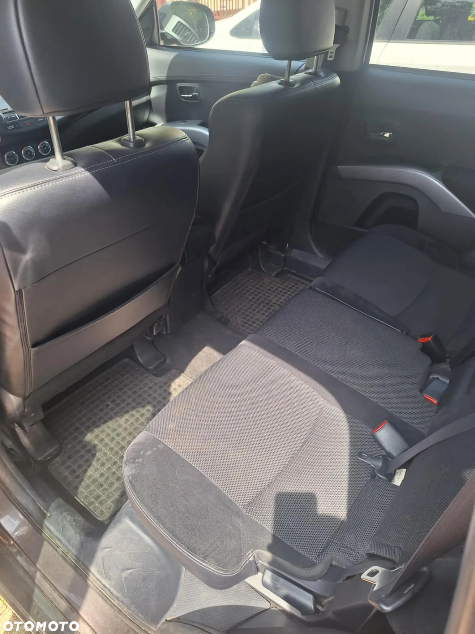 Mitsubishi Outlander 2.0 Intense + 2WD EU5 CVT - 9