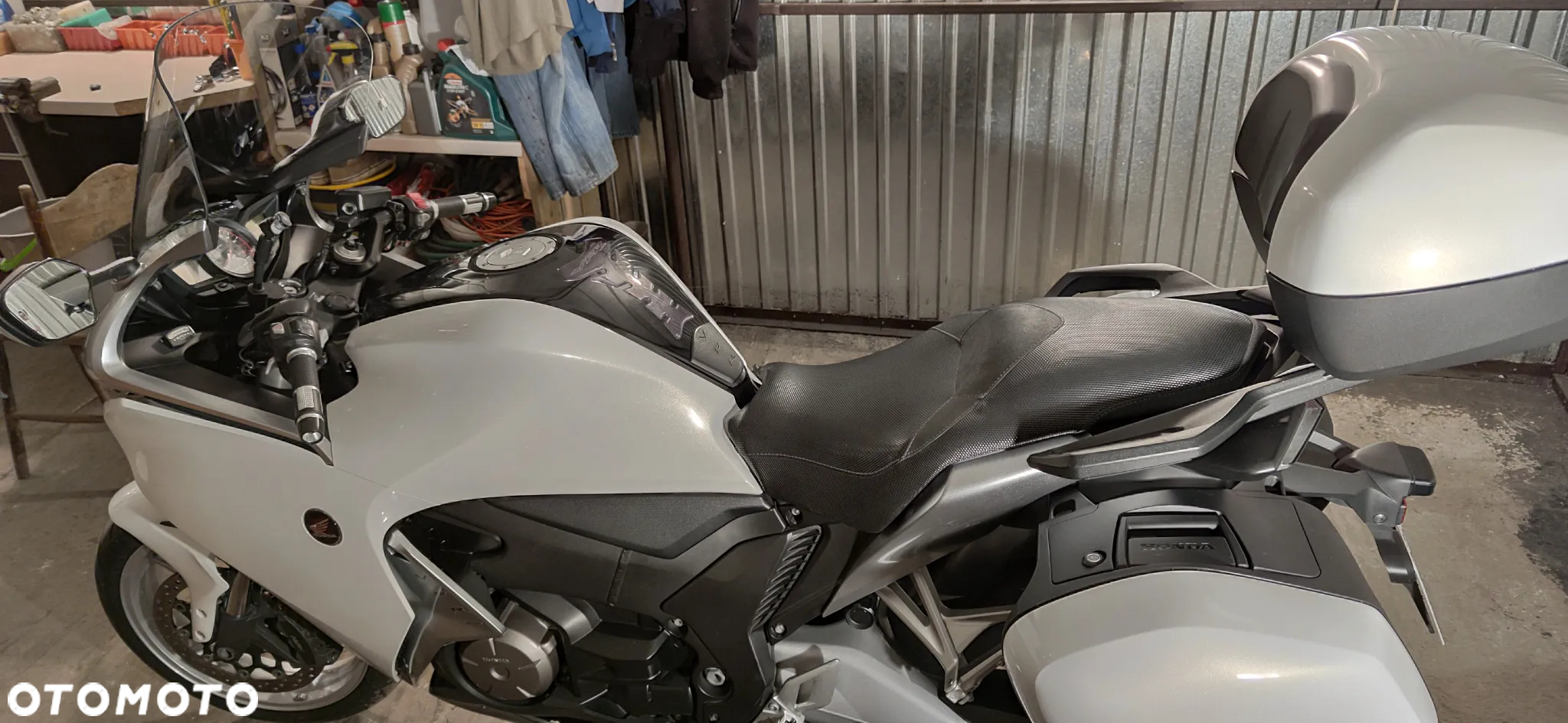 Honda VFR - 2