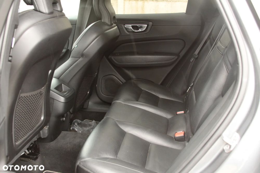 Volvo XC 60 D4 Geartronic RDesign - 19