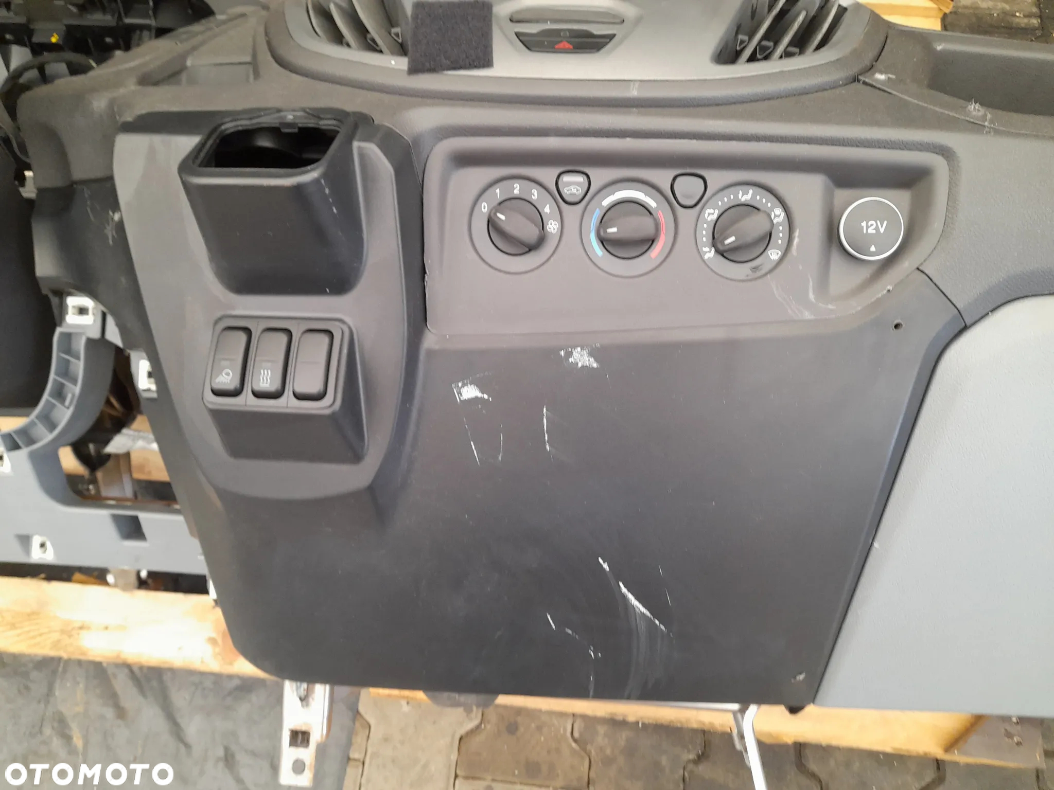 Deska rozdzielcza konsola Ford Transit MK8 - 9