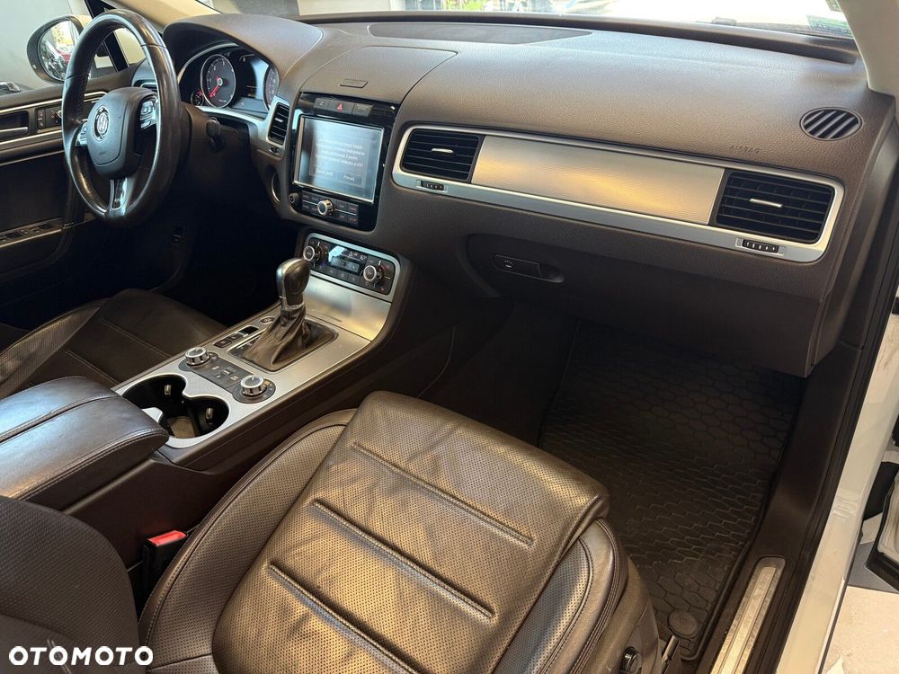 Volkswagen Touareg - 21