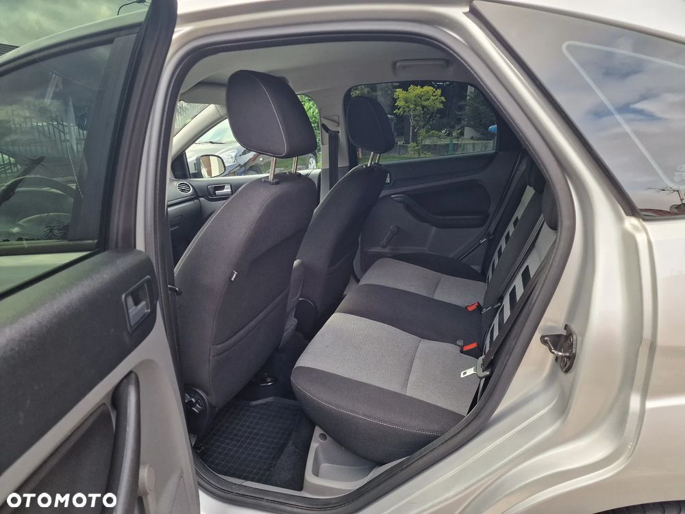 Ford Focus 1.8 FF Trend - 21