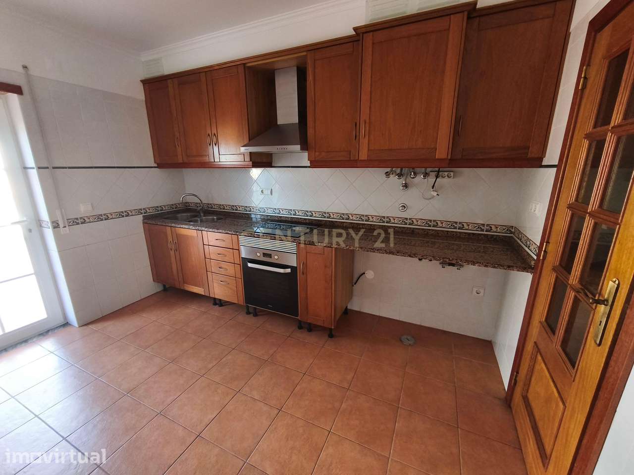 Apartamento T3 para arrendar com terraço de 200m² e garagem para dois - Grande imagem: 4/25