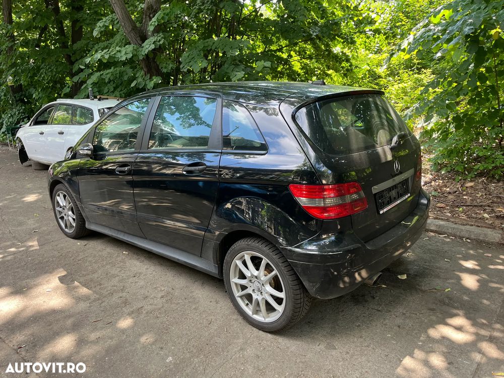 Dezmembrez Mercedes Benz B200 CDI cutie automata negru 2006 - 7