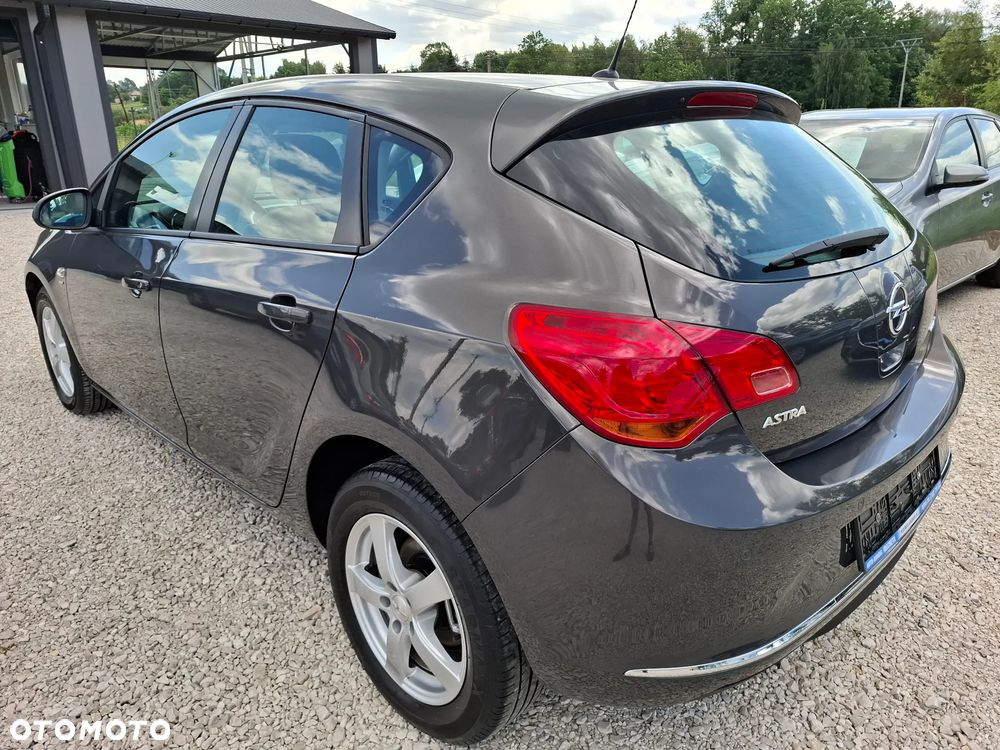 Opel Astra 1.6 Innovation 110 Jahre - 21