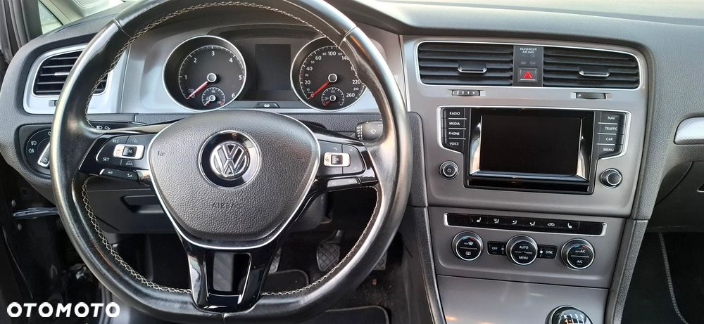 Volkswagen Golf 1.6 TDI BlueMotion Technology Lounge - 30