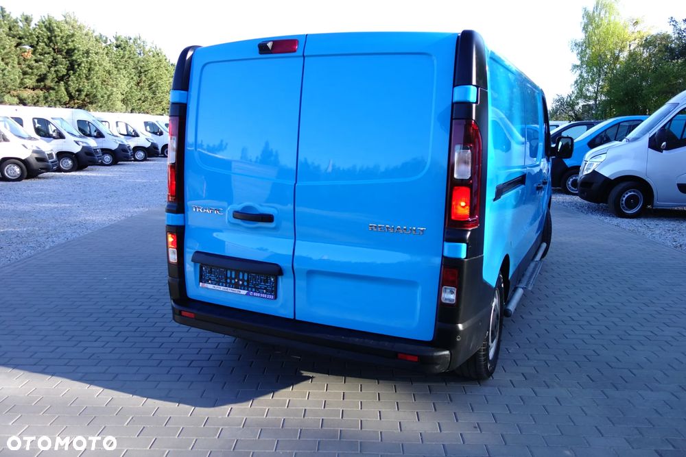 Renault Trafic Automat 2.0 Dci 150 KM Long Klima Ledy Kamera - 4