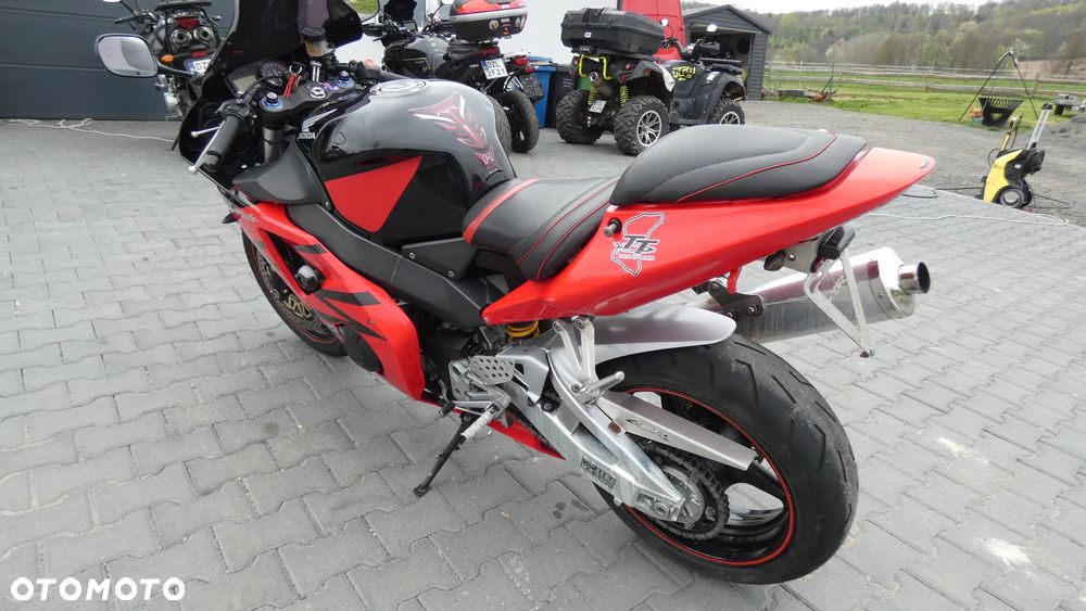 Honda CBR - 8