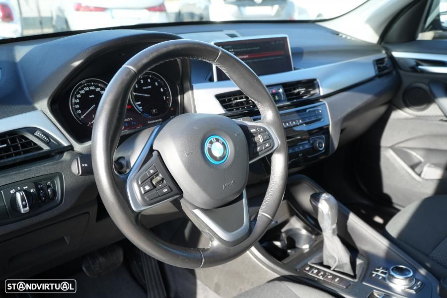 BMW X1 25 e xDrive Corporate Edition - 9