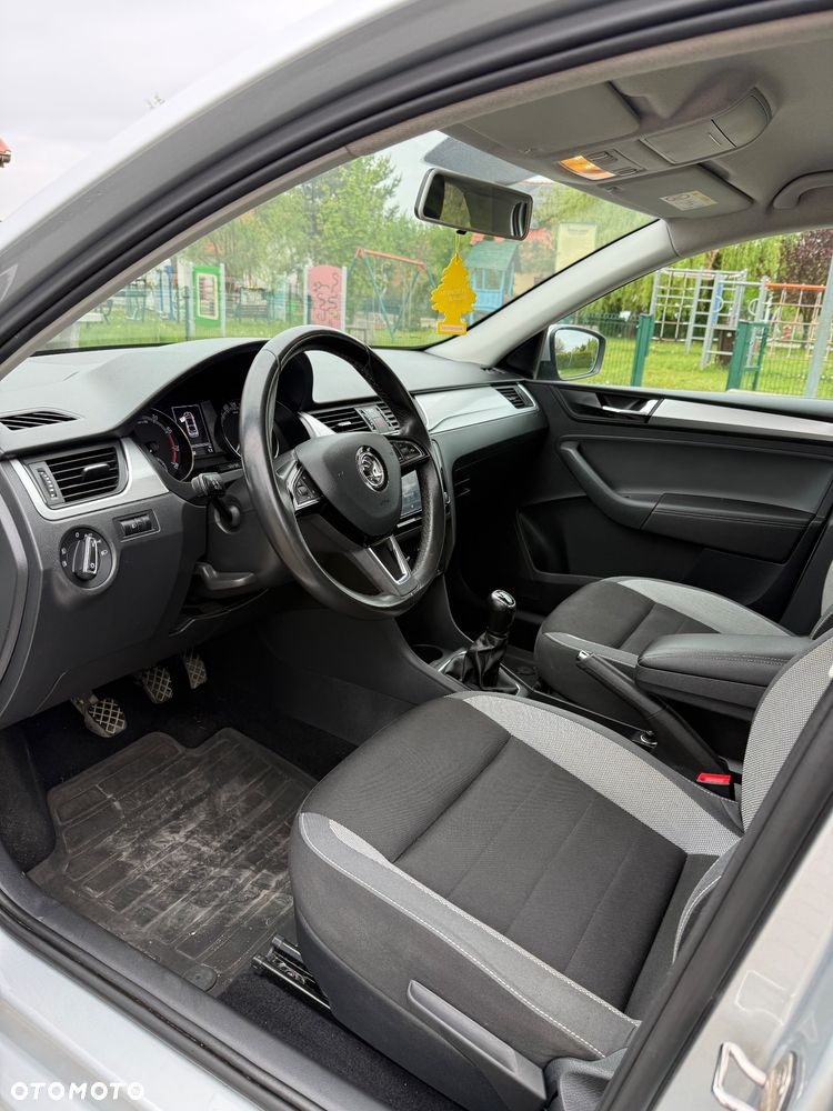 Skoda RAPID - 16