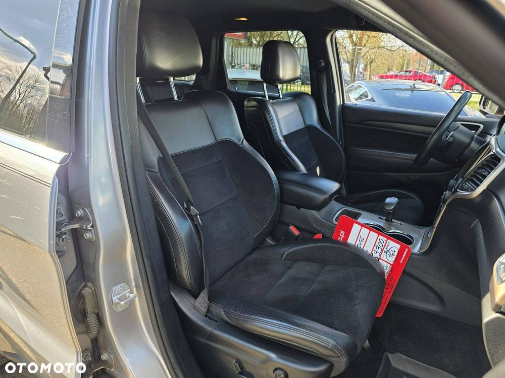 Jeep Grand Cherokee - 35