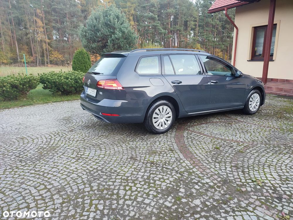 Volkswagen Golf - 10