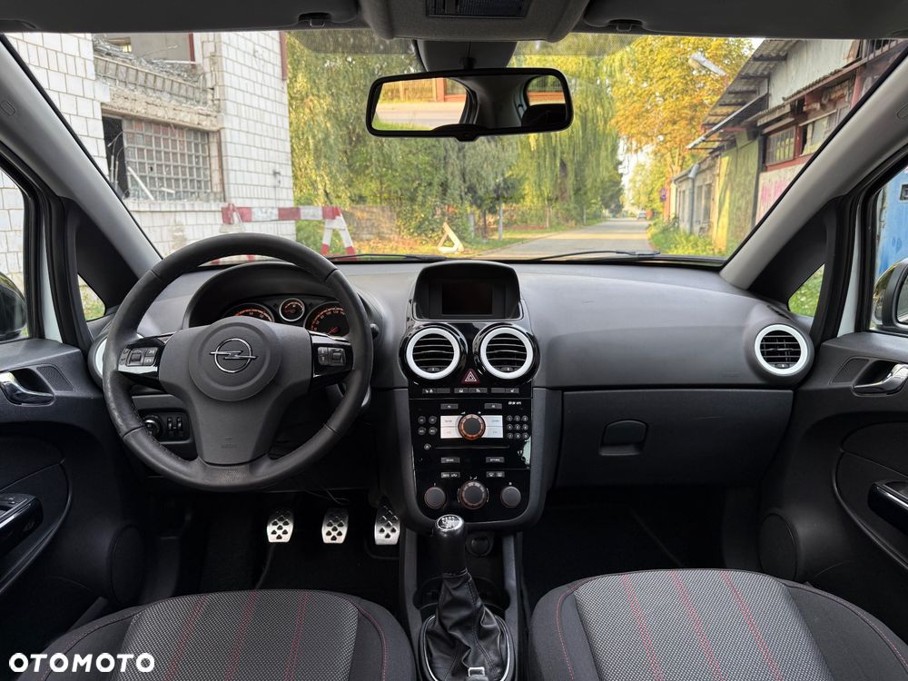 Opel Corsa 1.6 Turbo GSi - 16