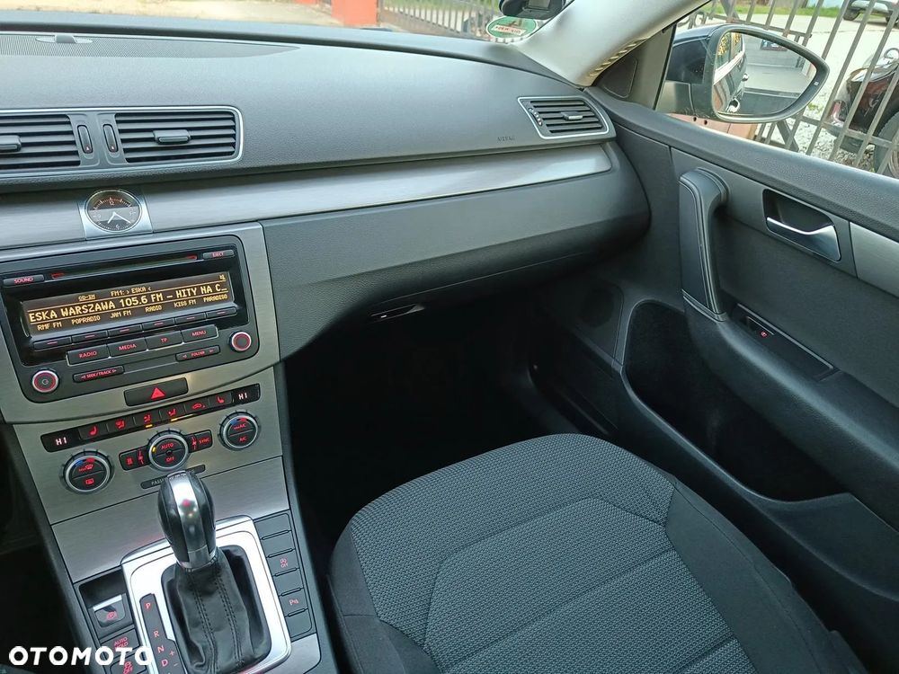 Volkswagen Passat 2.0 TDI DSG BlueMotion Technology Exclusive - 33