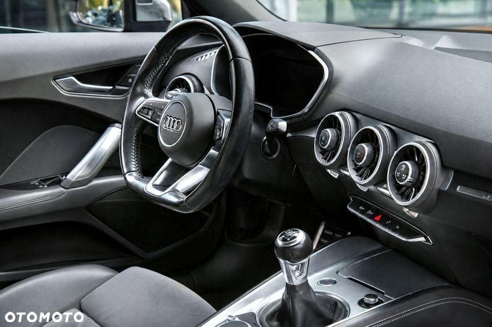 Audi TT Coupé - 17