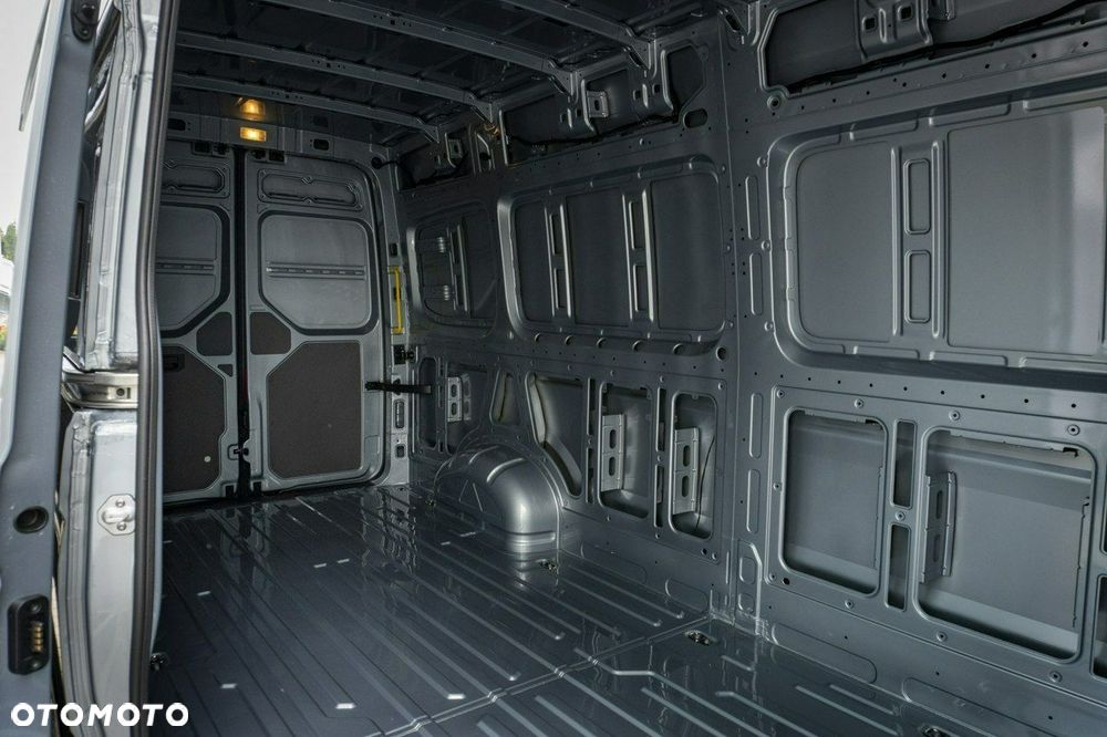 Volkswagen Crafter - 13